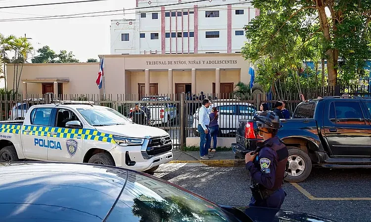 Adolescente de 17 años cumple tres meses de prisión por homicidio de sargento policial en Santiago