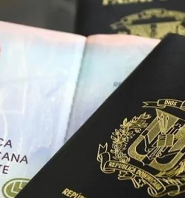 Pasaporte físico obligatorio: nuevas multas y reglas migratorias afectan a viajeros dominicanos en 2026