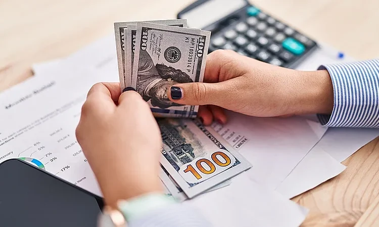 Fed congela tasas y el bono a 10 años de EE. UU. escala al 5.045 %: señal de presión inflacionaria global