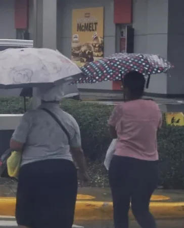 Sistema de lluvias colapsa 67 acueductos y deja 948,603 usuarios sin servicio en República Dominicana