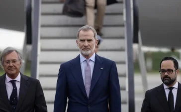 Felipe VI califica de "momento tan duro" el accidente de trenes en Toledo con al menos 30 muertos