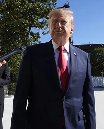 Trump y Obama cruzan acusaciones por reformas en la Casa Blanca antes de las elecciones de medio mandato