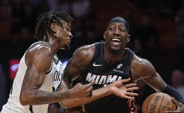 Bam Adebayo supera récord histórico de rebotes y guía primer triunfo del Heat