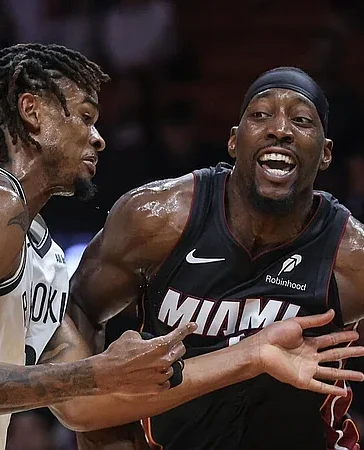 Bam Adebayo supera récord histórico de rebotes y guía primer triunfo del Heat