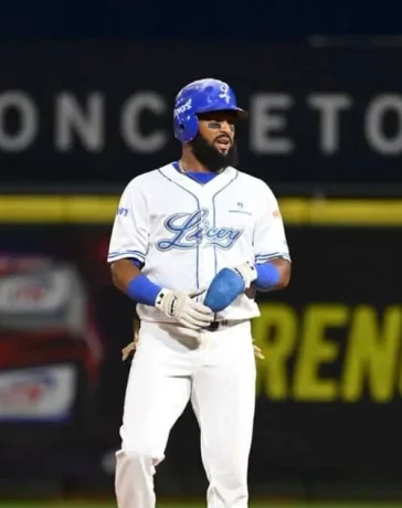 Emilio Bonifacio desafía el retiro y se reinventa en el Licey: 'No soy el mánager'