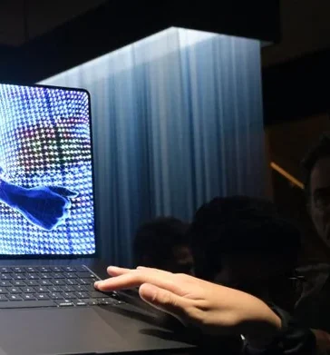 Apple revoluciona su MacBook Pro con pantalla táctil y chip M5