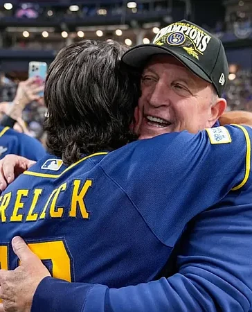 Pat Murphy hace historia: de un infarto a campeón de la Serie Mundial con los Brewers