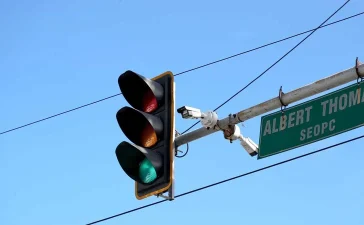 Intrant normaliza red semafórica tras fallas por lluvias y mantiene operativo 24/7