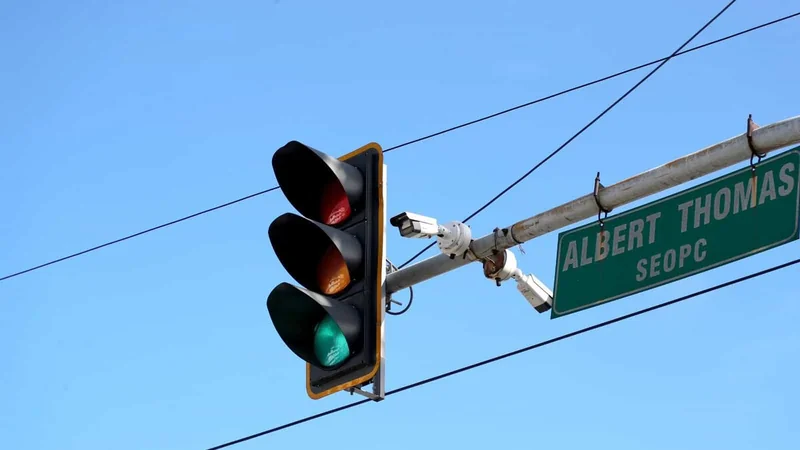 Intrant normaliza red semafórica tras fallas por lluvias y mantiene operativo 24/7