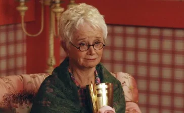Adiós a Barbara Barrie: estrella de 'La ley y el orden' y pionera del cine interracial muere a los 95