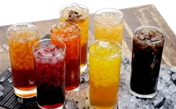 Agua embotellada bajo la lupa: Asibenas admite incumplimientos y advierte riesgo para la salud y el turismo