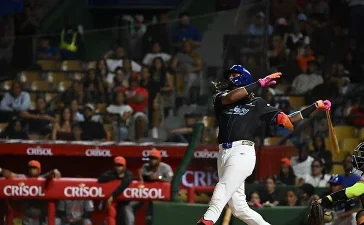 Alcántara y Florial guían al Licey a victoria 7-4 sobre Toros