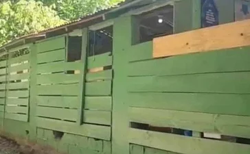 ADV anuncia protesta en Fantino por escuela Caobal en condiciones deplorables