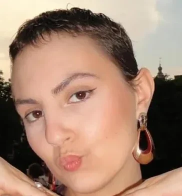 El sarcoma CIC-DUX4 se cobra la vida de la influencer Anouk Deschamps a los 21 años