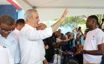 Abinader despliega agenda de inauguraciones y diálogo juvenil en San Pedro de Macorís